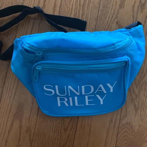 Sunday Riley beltbag - Picture 2 of 2